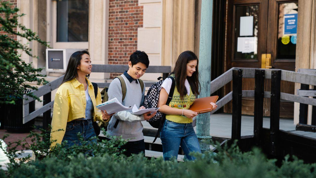 Kesehatan Fisik Mahasiswa Indonesia Dan Tantangan Gaya Hidup Di Kampus