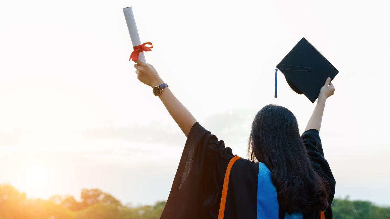 Kehidupan Mahasiswa Indonesia Dalam Membangun Kemandirian Dan Tanggung Jawab