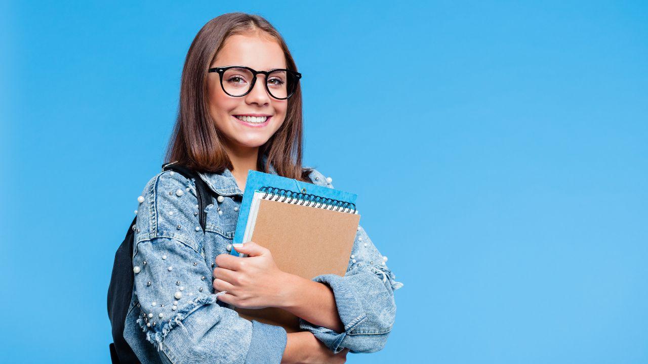 Kehidupan Mahasiswa Indonesia Sebagai Perpaduan Ilmu, Sosial, Dan Pengalaman Hidup