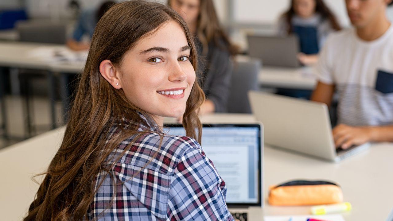 Mahasiswa Indonesia Dalam Proses Adaptasi Akademik Dan Lingkungan Kampus