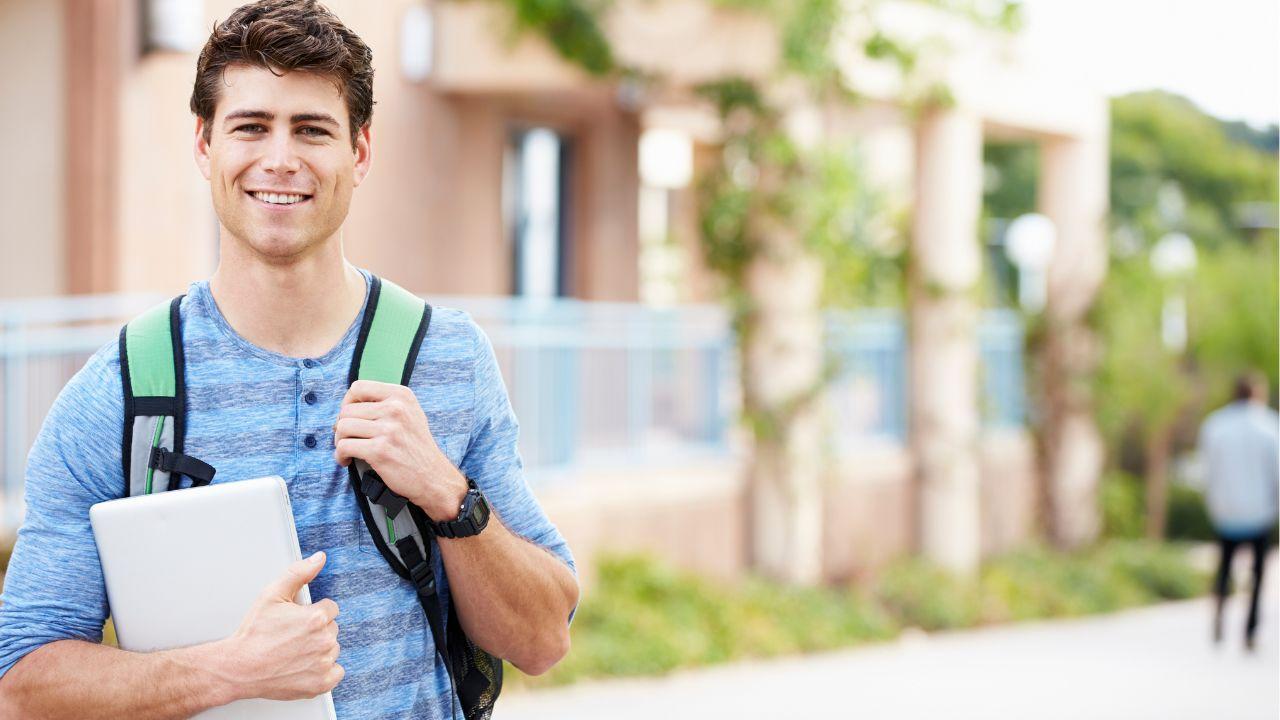 Mahasiswa Dan Kesehatan Mental: Strategi Bertahan Di Tengah Tekanan