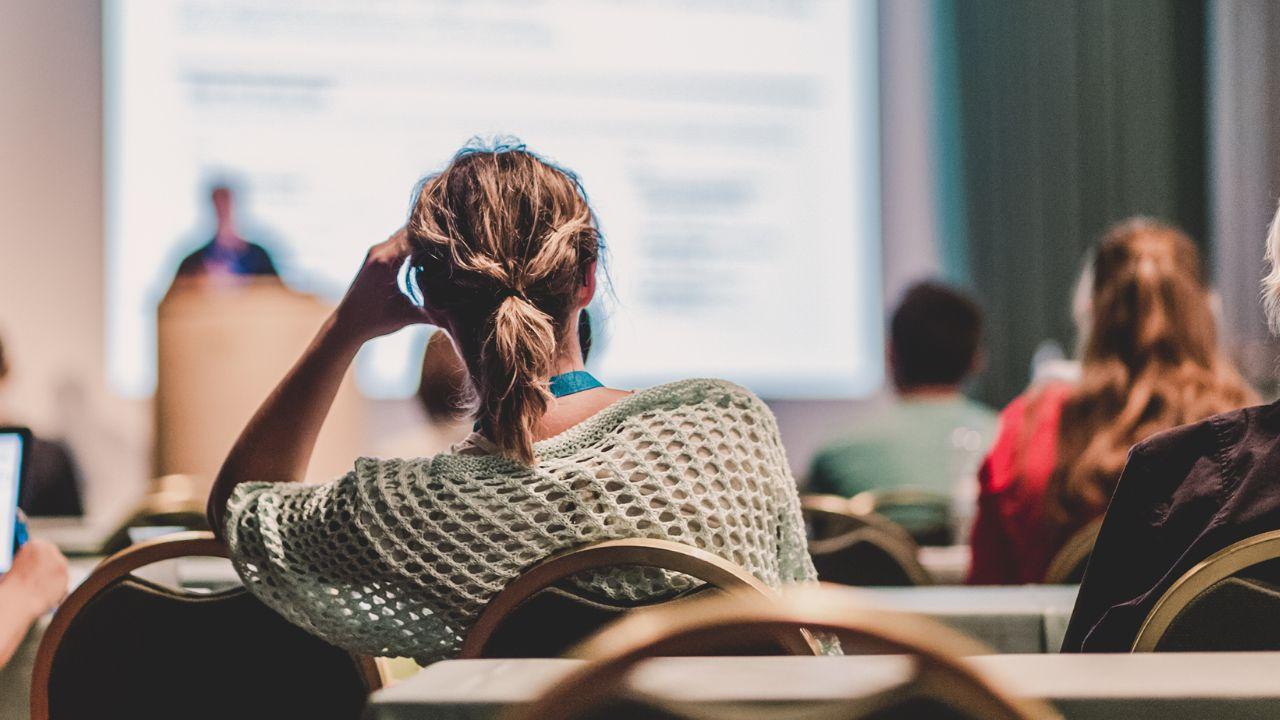 Antara Ideal Akademik Dan Realita Kampus: Ketika Mahasiswa Kehilangan Minat Belajar