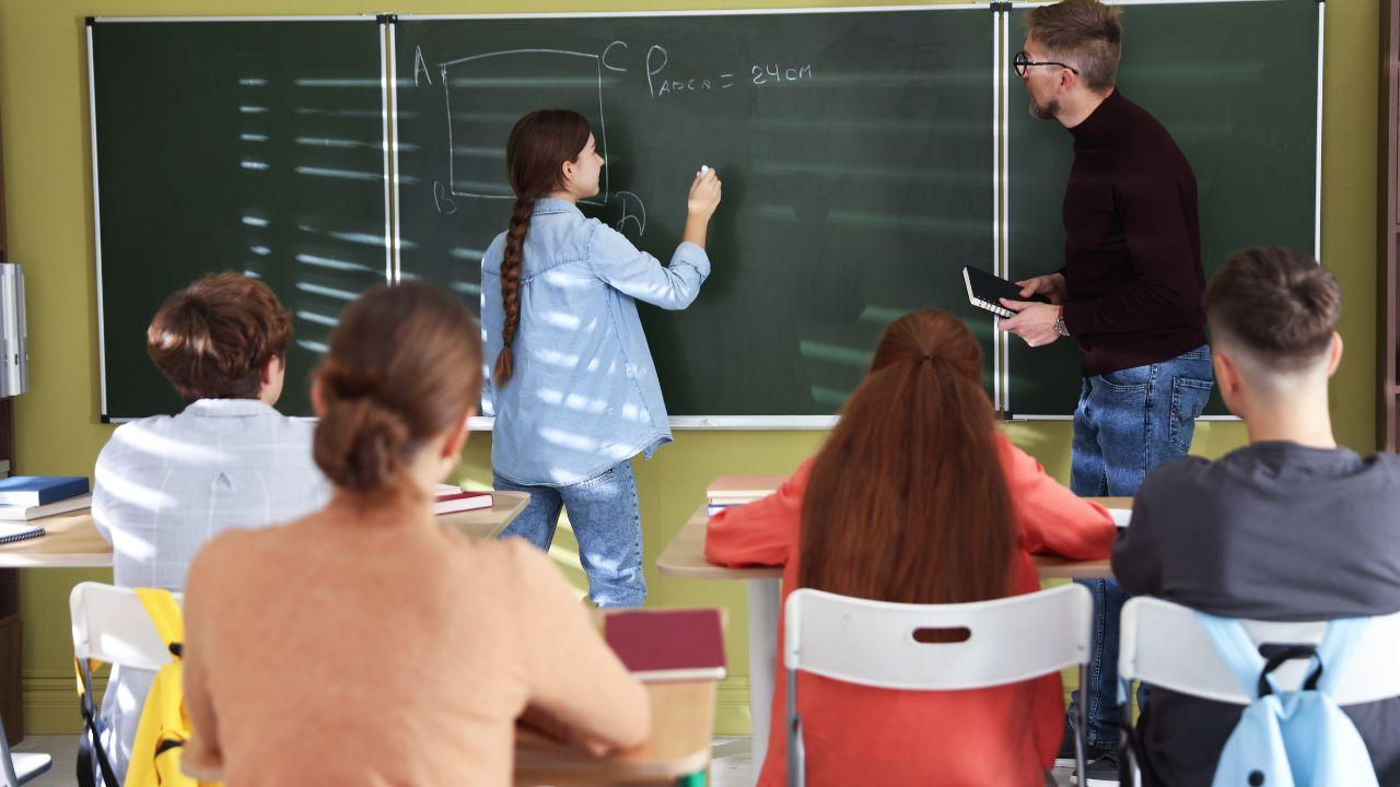 Ruang Kuliah Hingga Ruang Diri: Kampus Sebagai Laboratorium Kehidupan Mahasiswa