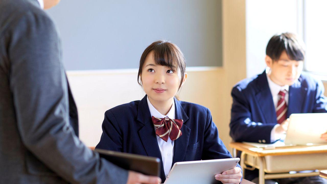 Kampus Sebagai Ruang Tumbuh: Perjalanan Mahasiswa Menemukan Jati Diri