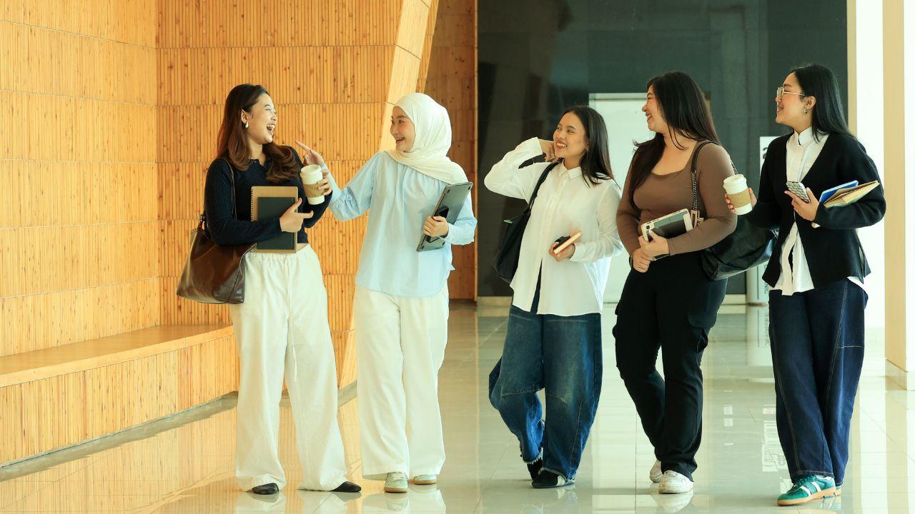 Mahasiswa Dan Seni Bertahan: Cerita Tentang Adaptasi, Tekanan, Dan Harapan