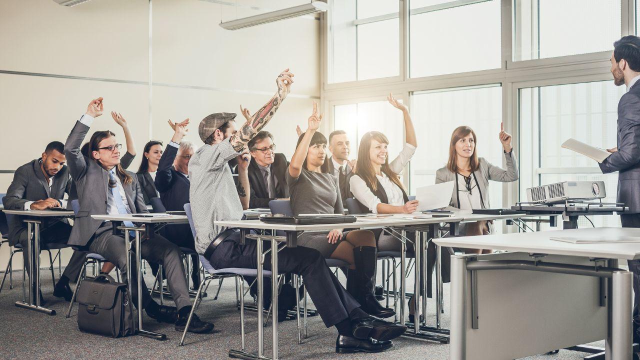 Mengukir Mandiri: Perjalanan Mahasiswa Menjadi Dewasa Di Tengah Dinamika Kampus