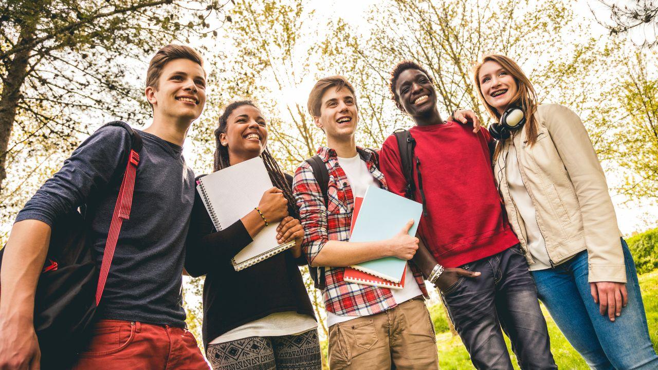 Mahasiswa Dan Waktu Luang: Antara Produktivitas, Hiburan, Dan Pencarian Makna