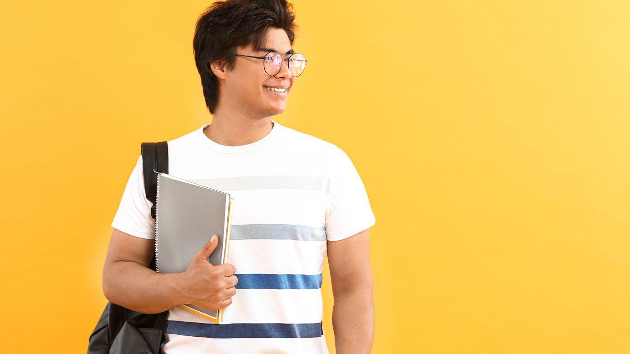 Ekspektasi Keluarga Dan Tekanan Mahasiswa: Antara Harapan Dan Kesehatan Diri