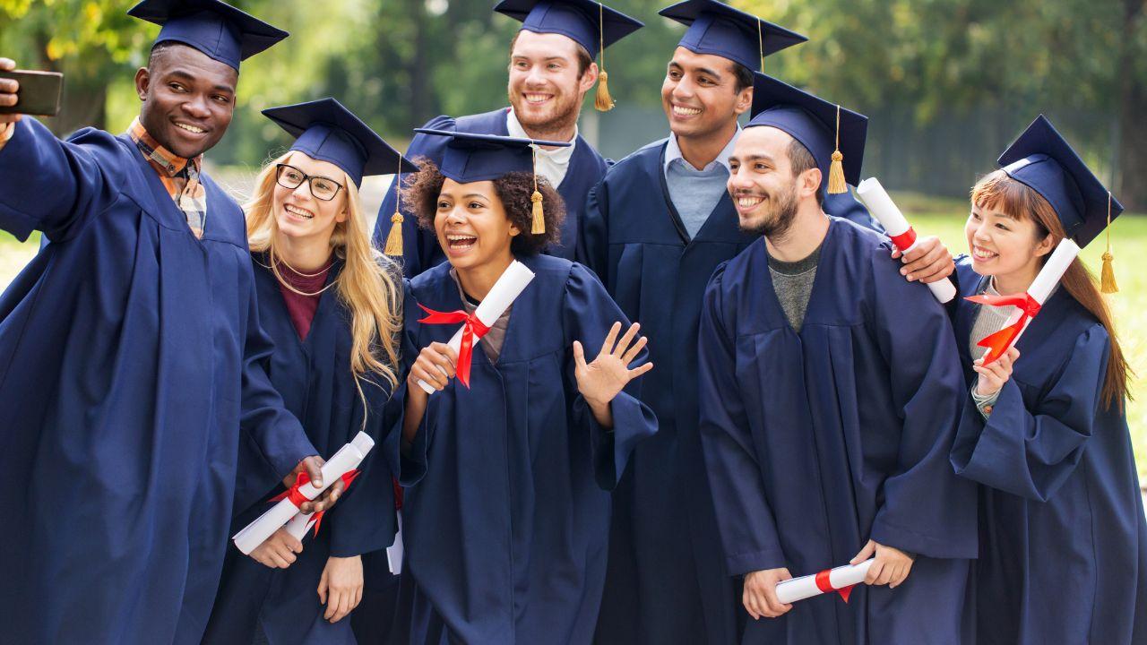 Budaya Diskusi Dan Berpikir Kritis Di Kalangan Mahasiswa