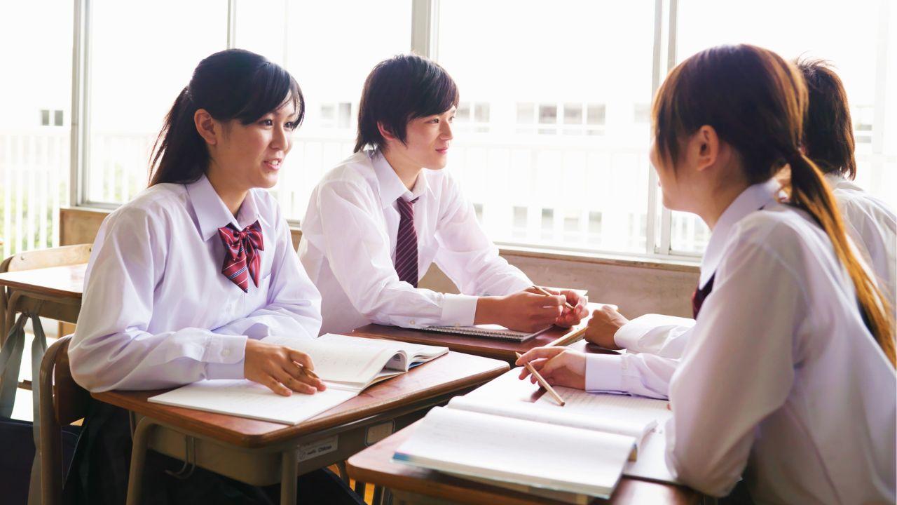 Mahasiswa Dan Peran Alumni Dalam Mendukung Perkembangan Akademik Dan Karier