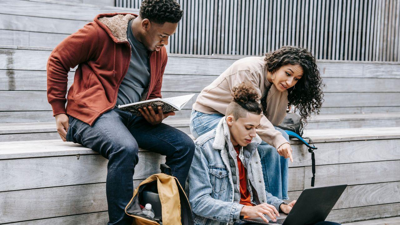 Mahasiswa Dan Pentingnya Manajemen Waktu Dalam Menjalani Kehidupan Perkuliahan