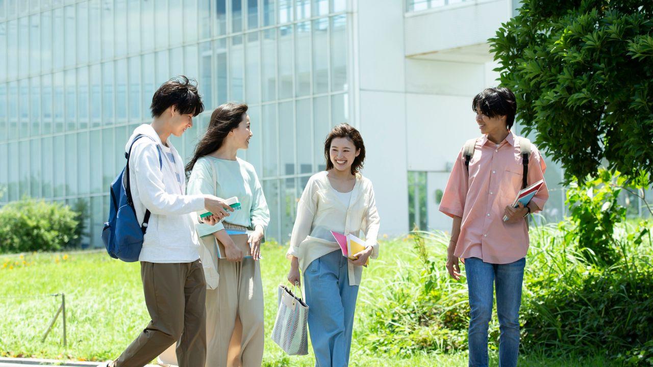 Peran Mahasiswa Dalam Mengembangkan Kegiatan Ekstrakurikuler Di Kampus