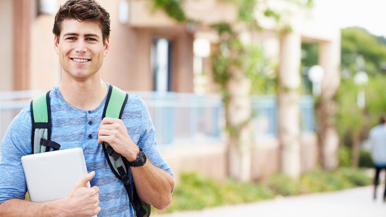 Peran Mahasiswa Dalam Meningkatkan Aktivitas Kewirausahaan Di Lingkungan Kampus