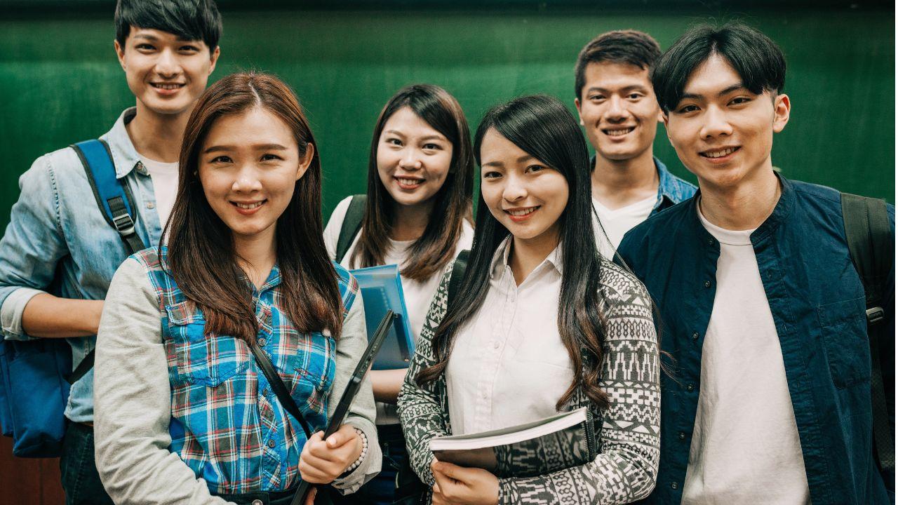 Tantangan Mahasiswa Dalam Menyeimbangkan Akademik Dan Organisasi