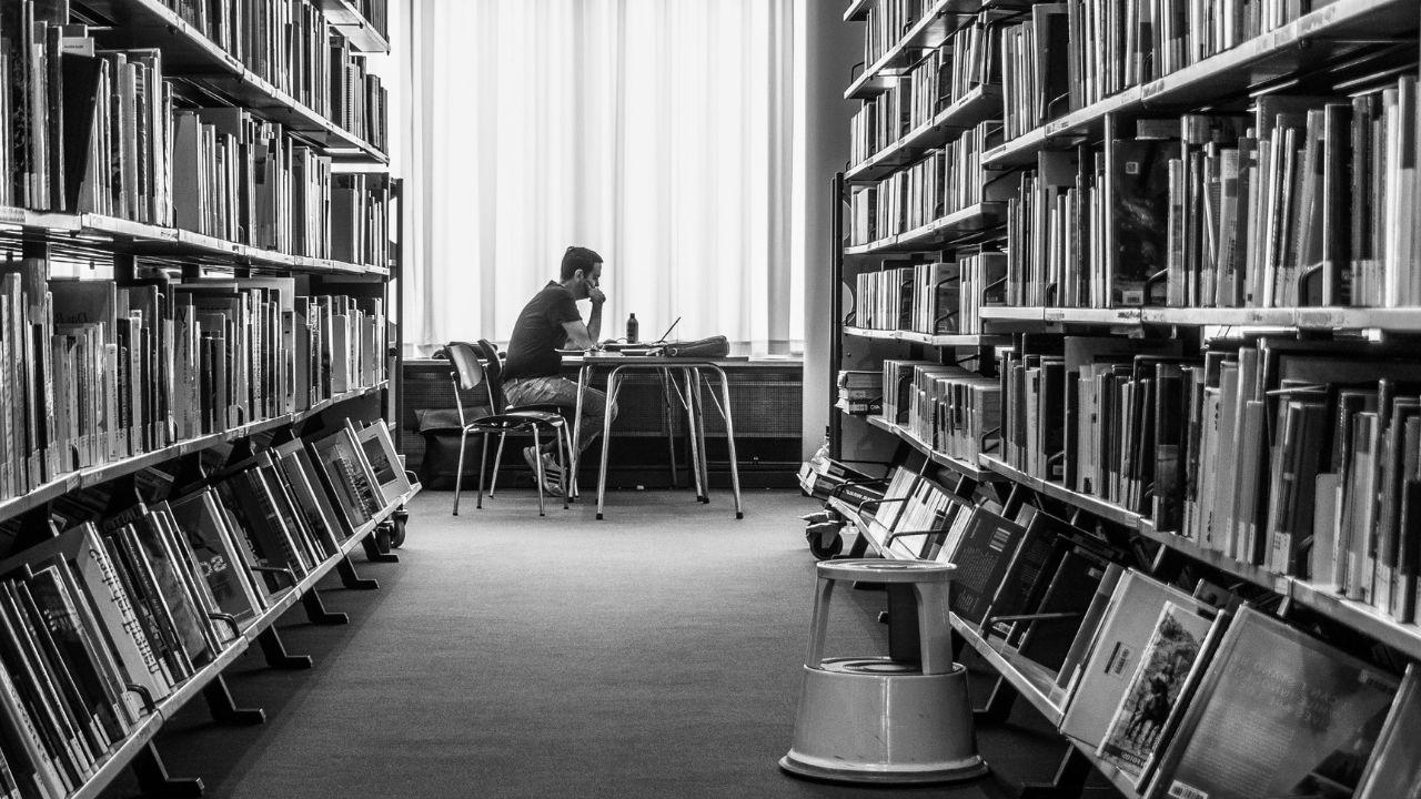 Mahasiswa Perantau Dan Proses Adaptasi Di Kota Baru