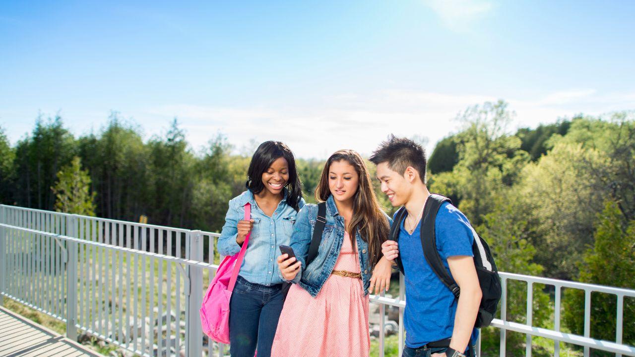 Mahasiswa Dan Peran Pergaulan Dalam Membentuk Karakter Selama Masa Kuliah