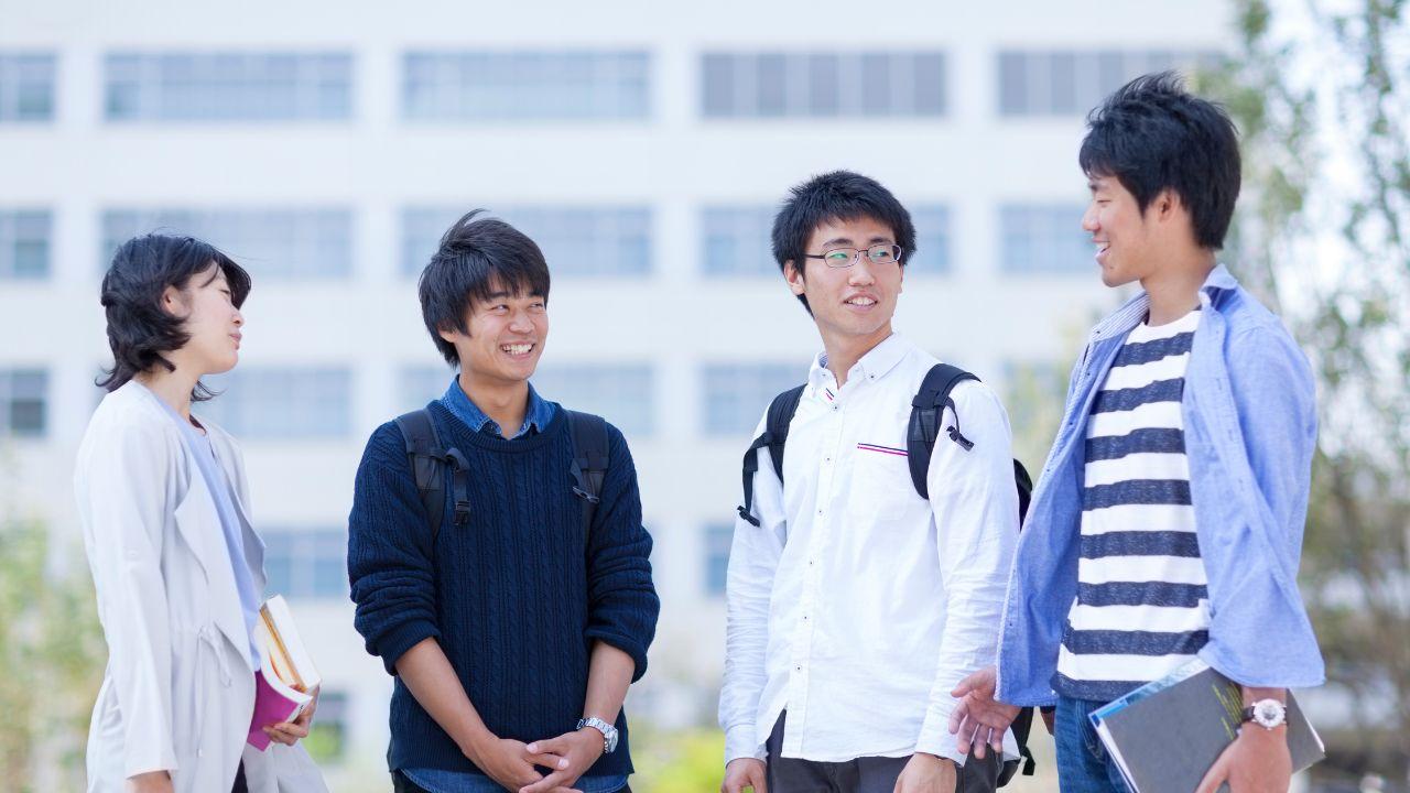 Mahasiswa Dan Pengaruh Lingkungan Kampus Terhadap Pola Hidup Sehat