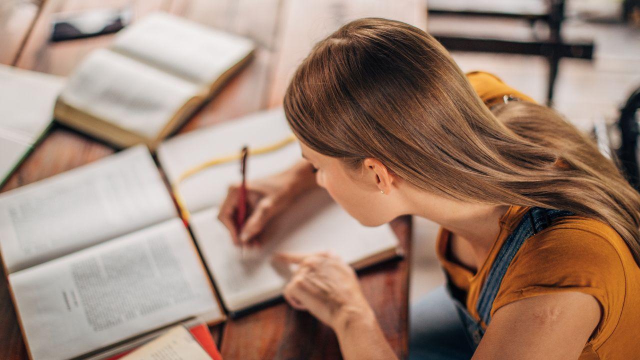 Pengaruh Organisasi Mahasiswa Terhadap Pengembangan Karakter