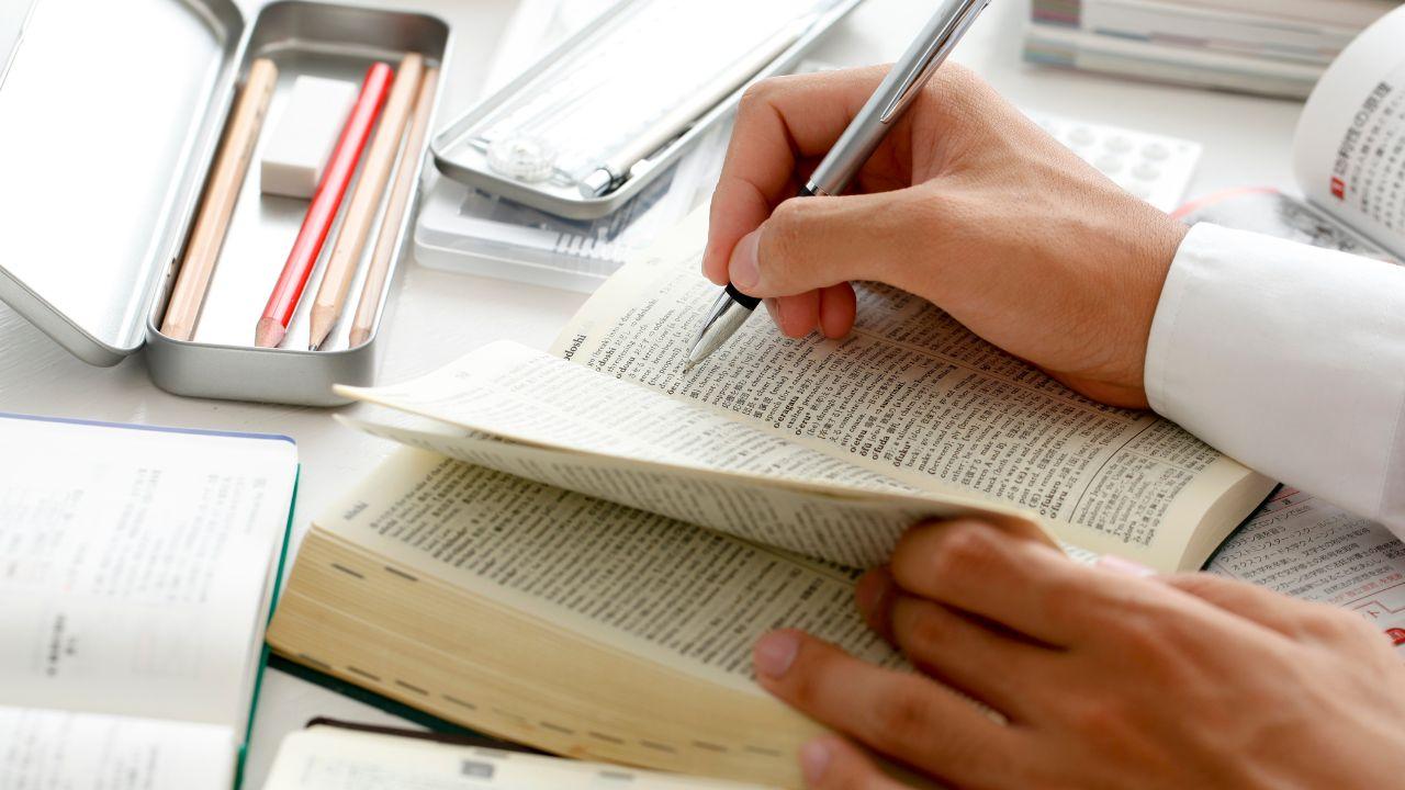 Mahasiswa Dan Peran Dalam Memperkuat Demokrasi