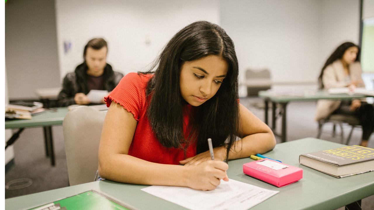 Mahasiswa Dan Strategi Menghadapi Stres Akademik