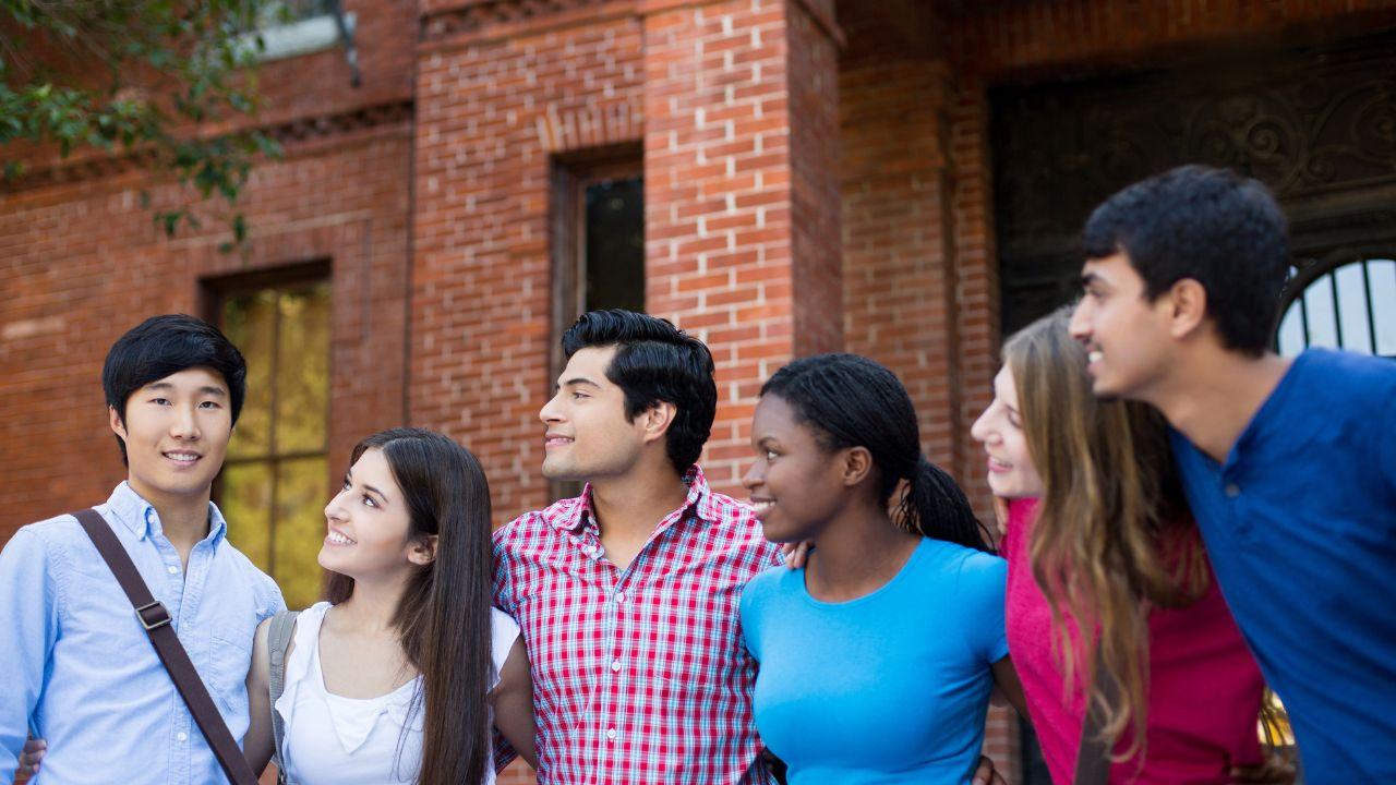 Mahasiswa Kreatif: Mengasah Bakat Lewat Kegiatan Ekstrakurikuler
