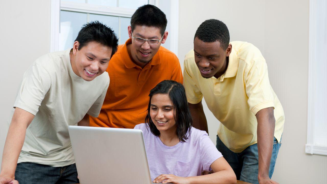 Mahasiswa Kreatif Digital: Membuat Konten Untuk Portofolio Profesional