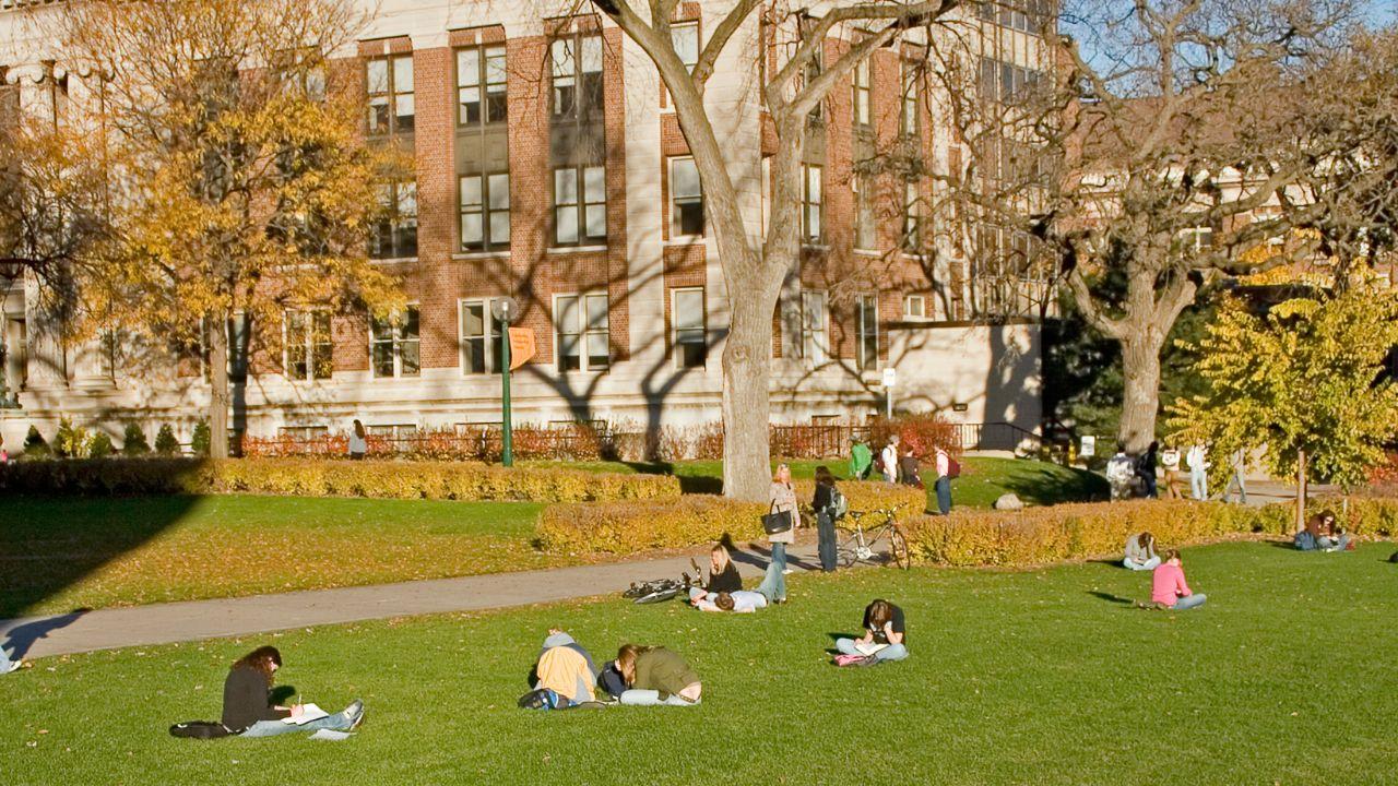 Mahasiswa Dan Literasi Digital Di Era Perkuliahan Modern