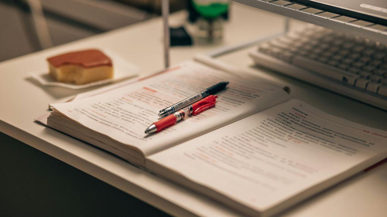 Tantangan Mahasiswa Menghadapi Persaingan Di Dunia Kerja