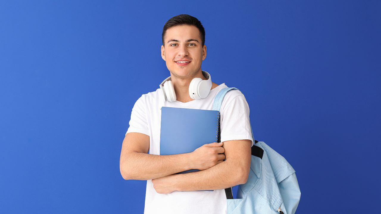 Mahasiswa Dan Tantangan Beradaptasi Dengan Lingkungan Kampus Baru