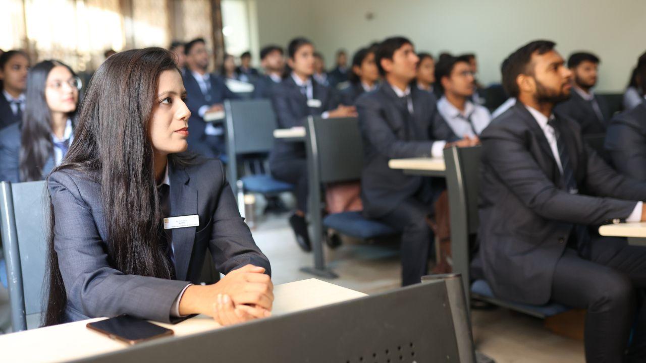 Mahasiswa Dan Pentingnya Diskusi Akademik Di Kelas