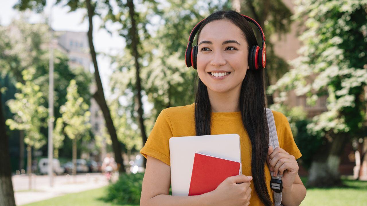 Mahasiswa Dan Pentingnya Literasi Digital Di Era Kampus Modern