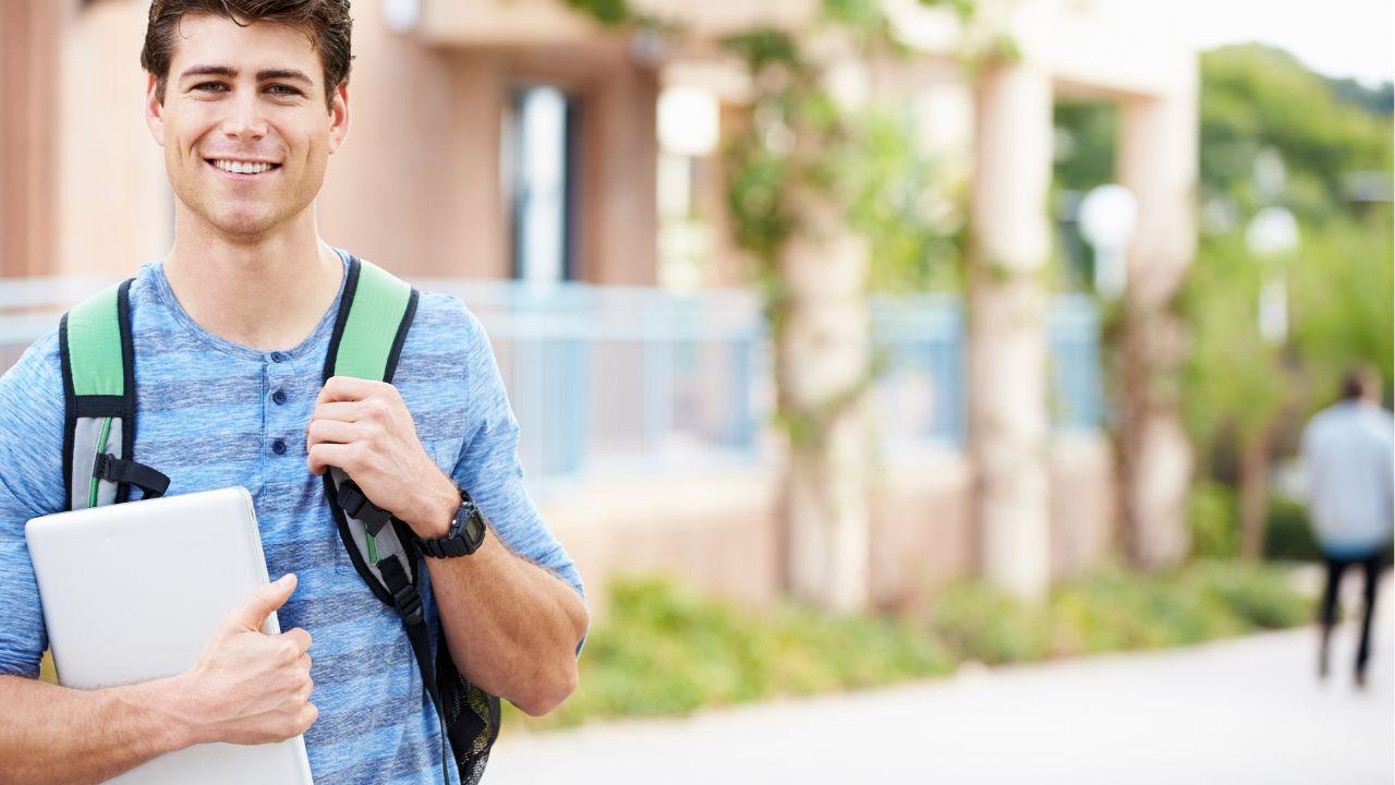 Mahasiswa Dan Strategi Mengikuti Seminar Atau Workshop