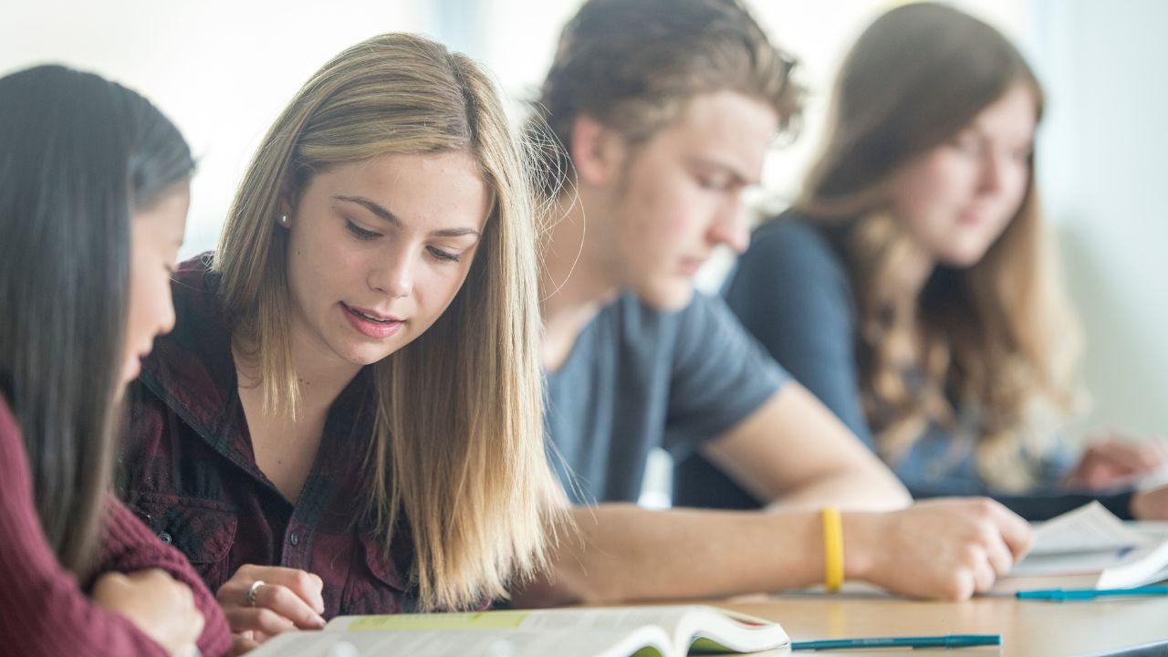 Mahasiswa Dan Proses Membangun Kemandirian Finansial Sejak Bangku Kuliah