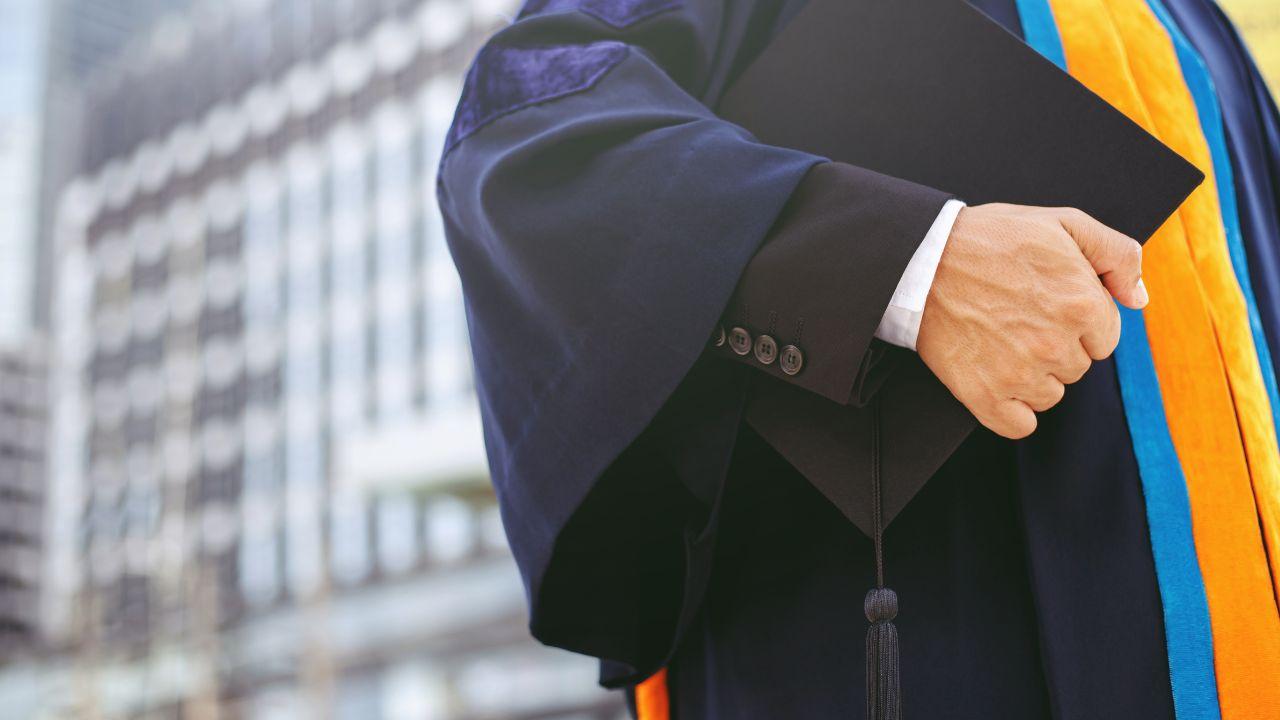 Peran Mahasiswa Dalam Menjaga Keseimbangan Antara Prestasi Dan Etika