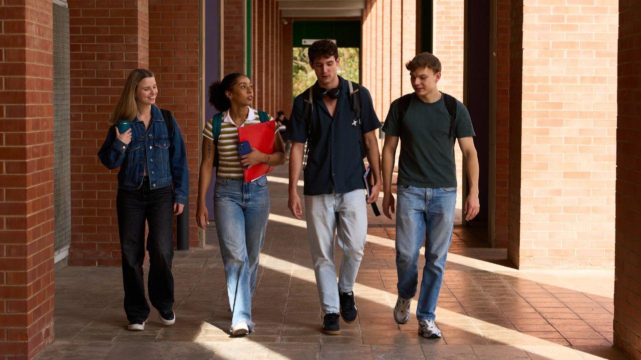 Mahasiswa Dan Tantangan Adaptasi Kurikulum Di Era Perubahan Sosial Dan Teknologi