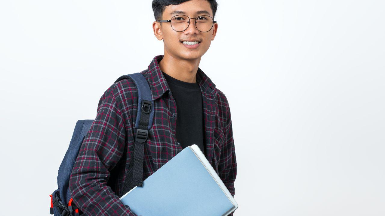 Mahasiswa Dan Penguatan Kepemimpinan Akademik Di Lingkungan Kampus