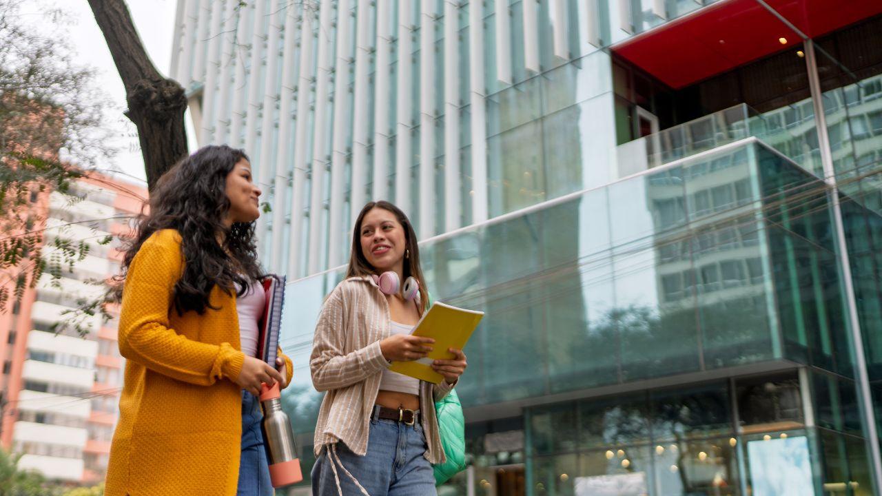 Mahasiswa Sebagai Agen Perubahan Dalam Reformasi Pendidikan Tinggi