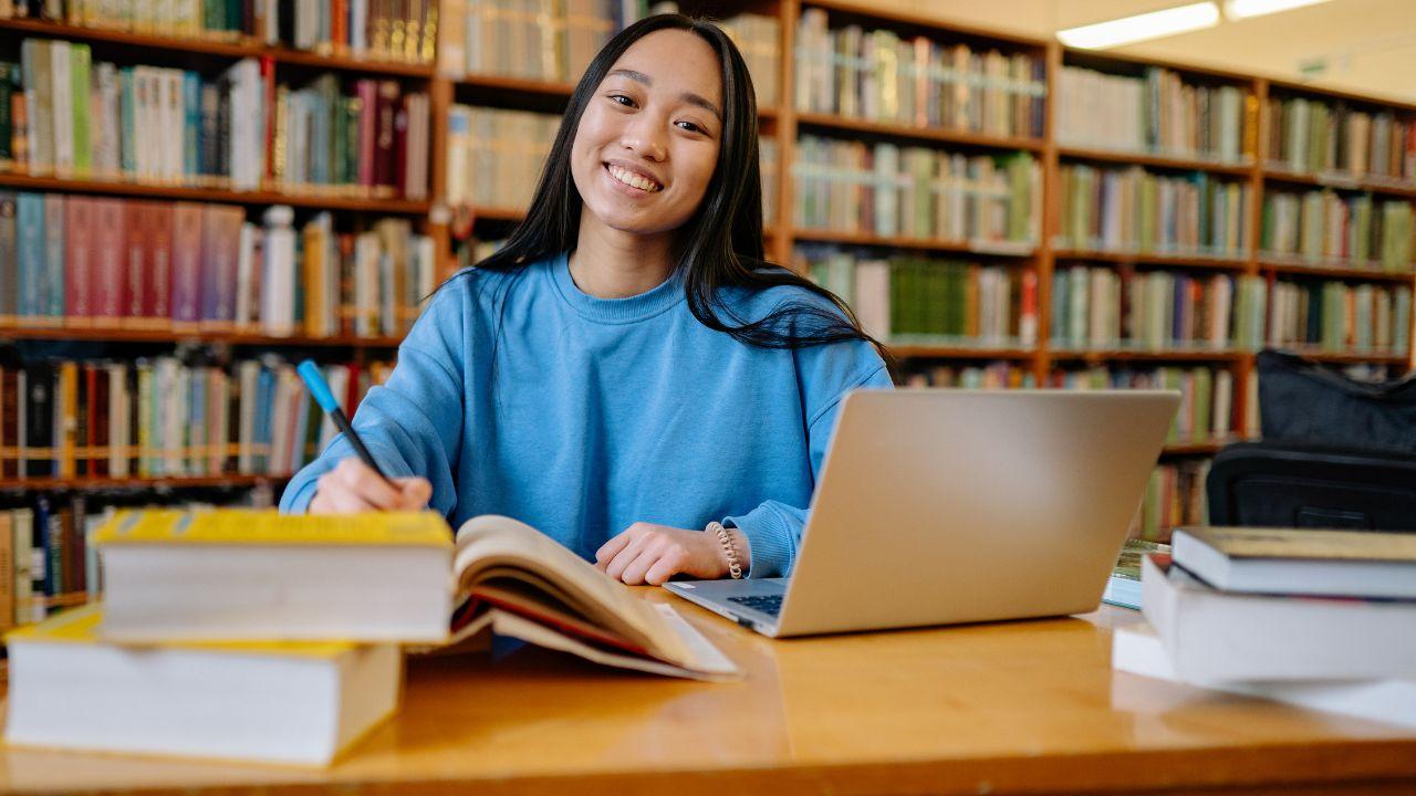 Membangun Kemandirian Mahasiswa Melalui Pendidikan Tinggi Yang Berkualitas