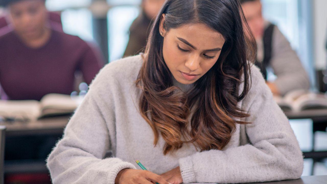 Mahasiswa Dan Peran Organisasi Kampus Dalam Mengembangkan Kepemimpinan Dan Kepedulian Sosial