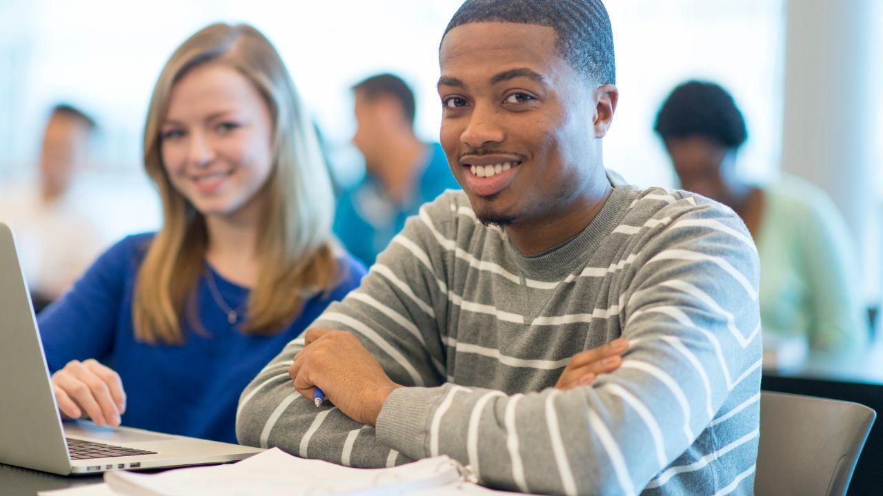 Strategi Mahasiswa Menjaga Kesehatan Mental Dan Prestasi Akademik Di Tengah Tuntutan Kampus