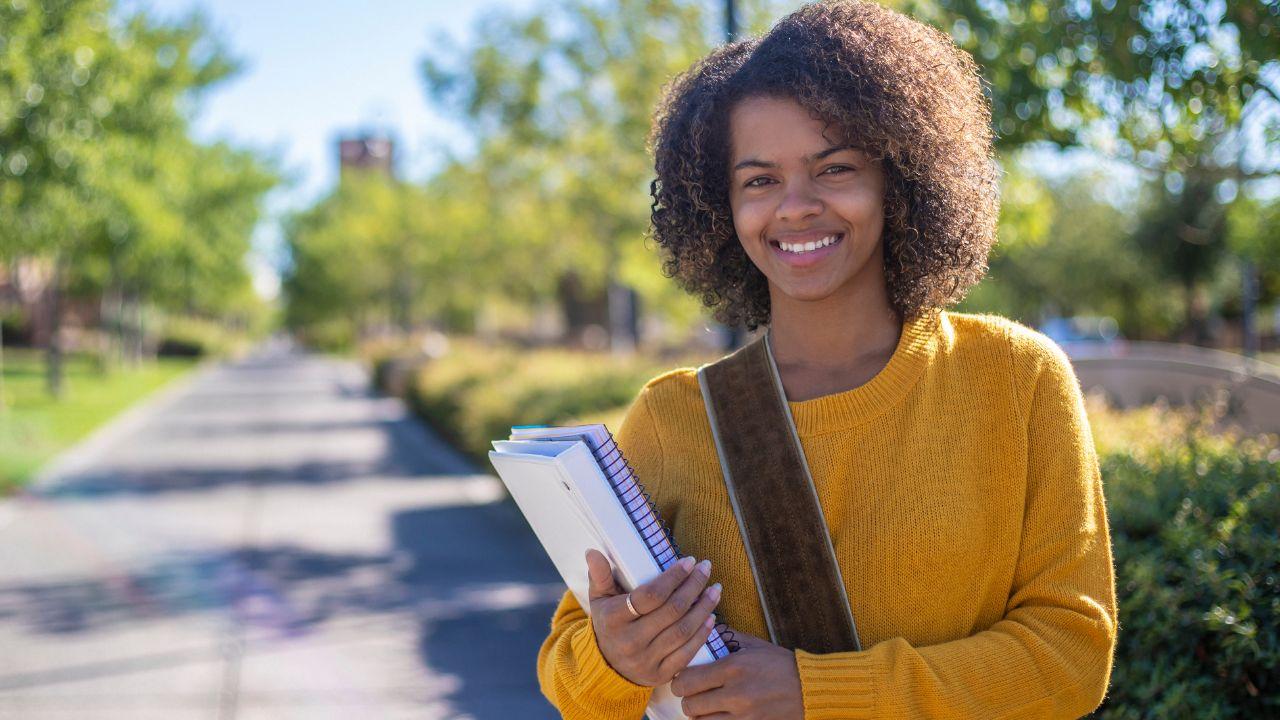 Inovasi Dan Kewirausahaan Mahasiswa: Membangun Kreativitas Di Lingkungan Kampus