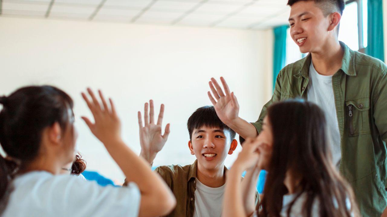 Menjadi Mahasiswa Visioner Dengan Kepedulian Sosial Tinggi