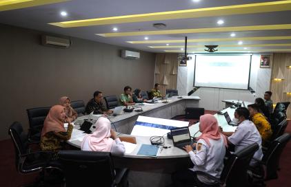 Perkuat Komitmen Keterbukaan Dokumentasi dan Informasi Hukum, JDIH UNNES Ikuti Monev Pengelolaan JDIH