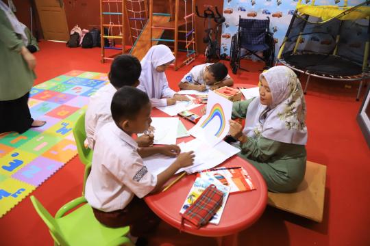 Gambar Artikel Apakah Pendidikan Inklusif Sudah Ramah Untuk Semua Anak? Realita Di Sekolah Masih Menyisakan Banyak Pertanyaan