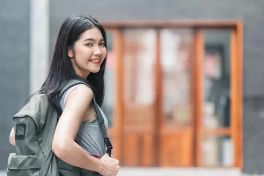 Gambar Artikel Apakah ‘Healing’ Mahasiswa Benar-Benar Menyembuhkan? Fenomena Istirahat Yang Jadi Tren Baru Di Kampus