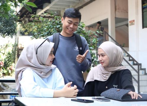 Gambar Artikel Tips Memilih Universitas Jurusan Teknik Industri Terbaik: Gerbang Karir Masa Depan