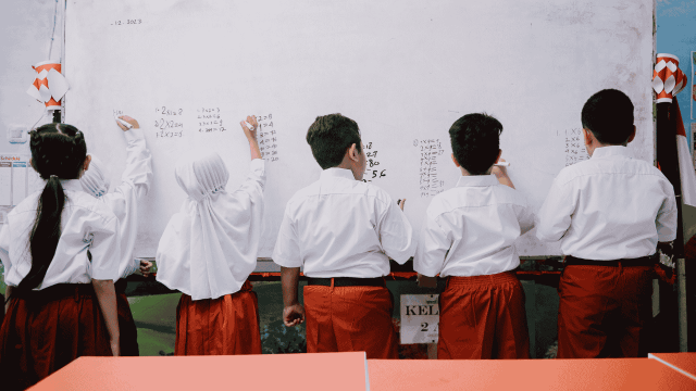 Sekolah Sebagai Pusat Pembelajaran Kehidupan