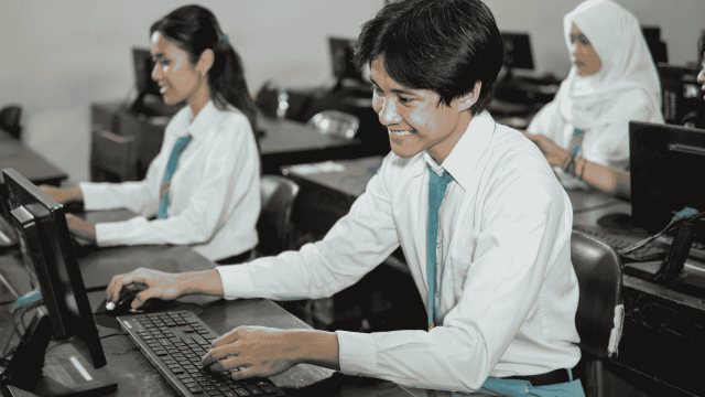 Gambar Artikel Pendidikan Dan Tantangan Informasi Digital