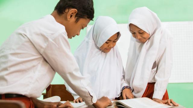 Gambar Artikel Pendidikan Dan Literasi Membaca: Pondasi Berpikir Yang Tidak Boleh Runtuh