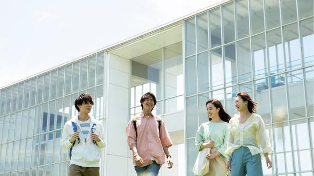 Gambar Artikel Gambaran Universitas Di Indonesia: Dinamika Akademik, Budaya Kampus, Dan Tantangan Pendidikan Tinggi